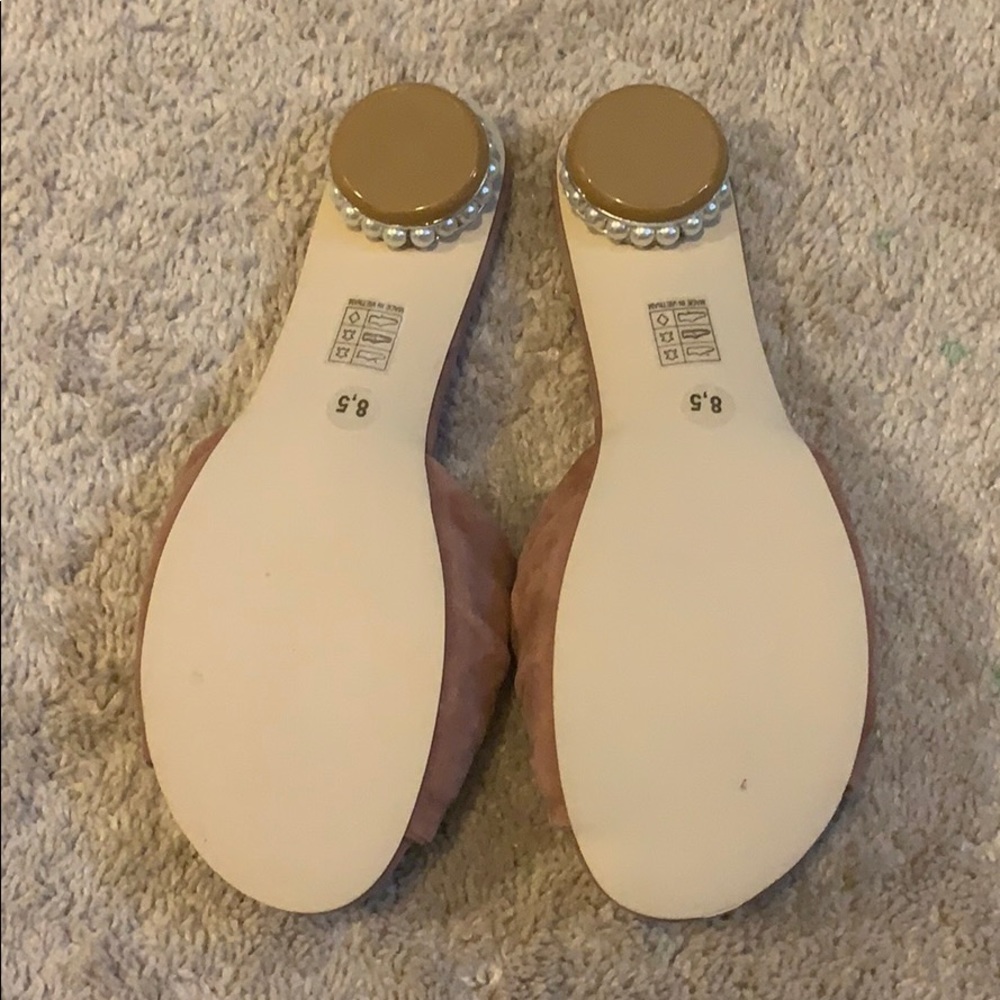 Sandals / Slides - Picture 3 of 3